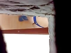 Вкусни Бразилски момиче. Смяна на дрехи.
