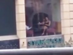 Хорни ливанско момиче в Старбъкс Бейрут