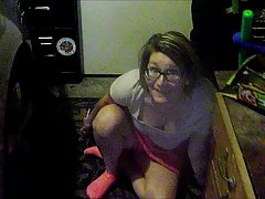 Мръсни жена смучене пишка на гараж етаж.