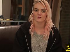 Брит sub Карли rae доминиран с Празнене