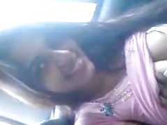 Деси красавица в колата и bj с bf