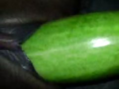 Busty капак се jolok с краставица