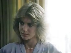 Обяснява това, което тя чувства...