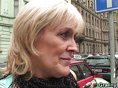 60 години стар проститутка вози петел младите