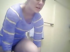 Уловени в тоалетната 2