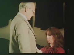 Красива маце смучат Старецът малка пишка