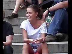 Обществени чорапогащи наднича