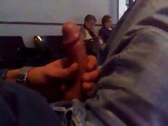 Свършват пред две milfs в чакалнята