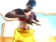 Южна индийски актриса Цветан Радослав в секси бикина и гол до кръста