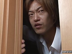 Азиатски кучка получава я wet путка прецака толкова тя cums