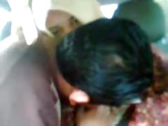 Хиджаб в колата