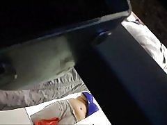 Шкаф с големи цици момиче