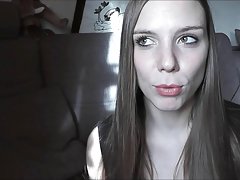 Гореща жена с големи цици играе 14 ФИФА