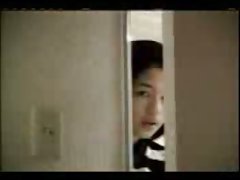 Любопитни стъпка дъщеря