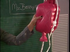 Клизма дебютиращи сцена 3