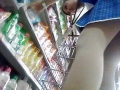 Бели чорапогащи spg в Карфур супермаркет goci mall, Сурабая, Индонезия