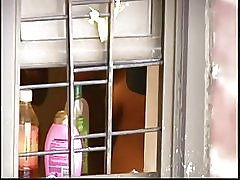 Следващата сграда големи цици прозорец надникнем