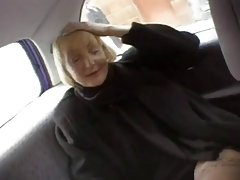 Хубава блондинка задника шибан