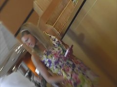 По дяволите тя има хубав задник!